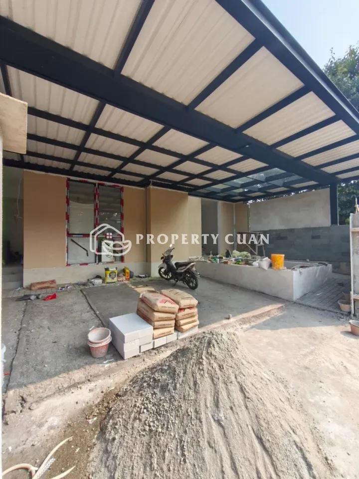 Kost dijual di Giri Loka, BSD - Carport