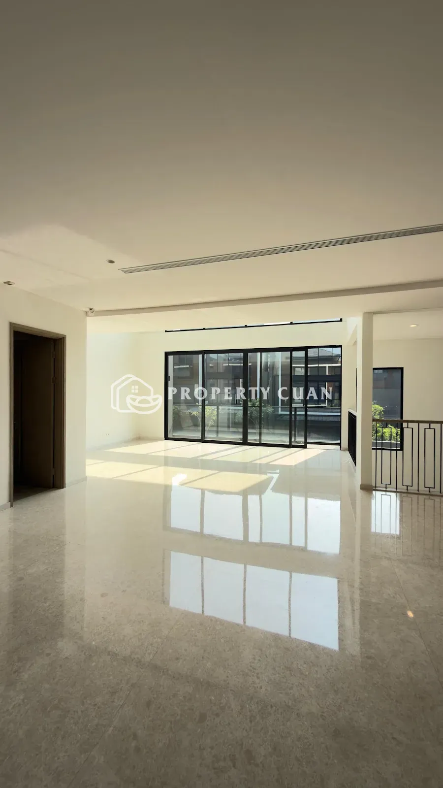 Rumah dijual di Laurel Navapark, BSD - Ruang Keluarga 4