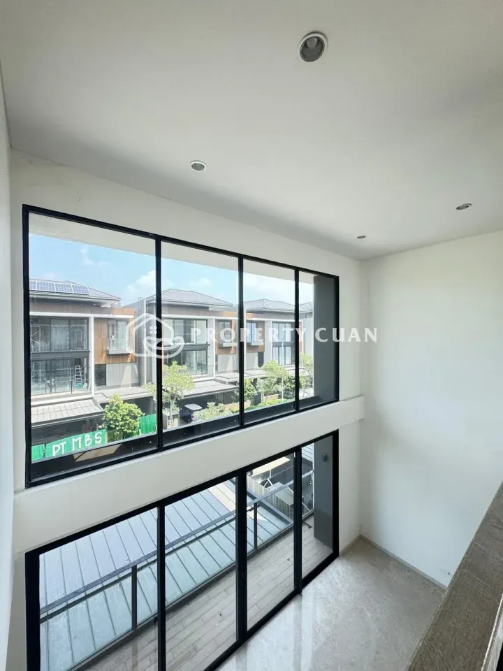 Rumah dijual di Laurel Navapark, BSD - Tangga