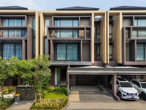 Rumah Disewakan di Kanade, BSD — 4 KT, LT 300 m²