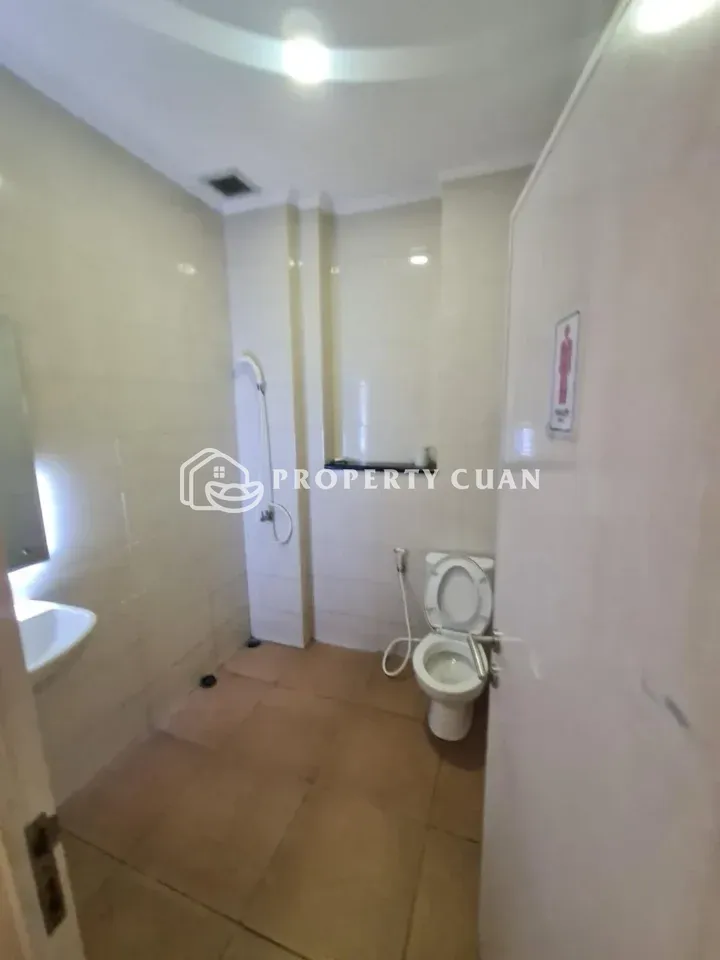 Ruko dijual di Kelapa Gading, Gading Serpong - Kamar Mandi