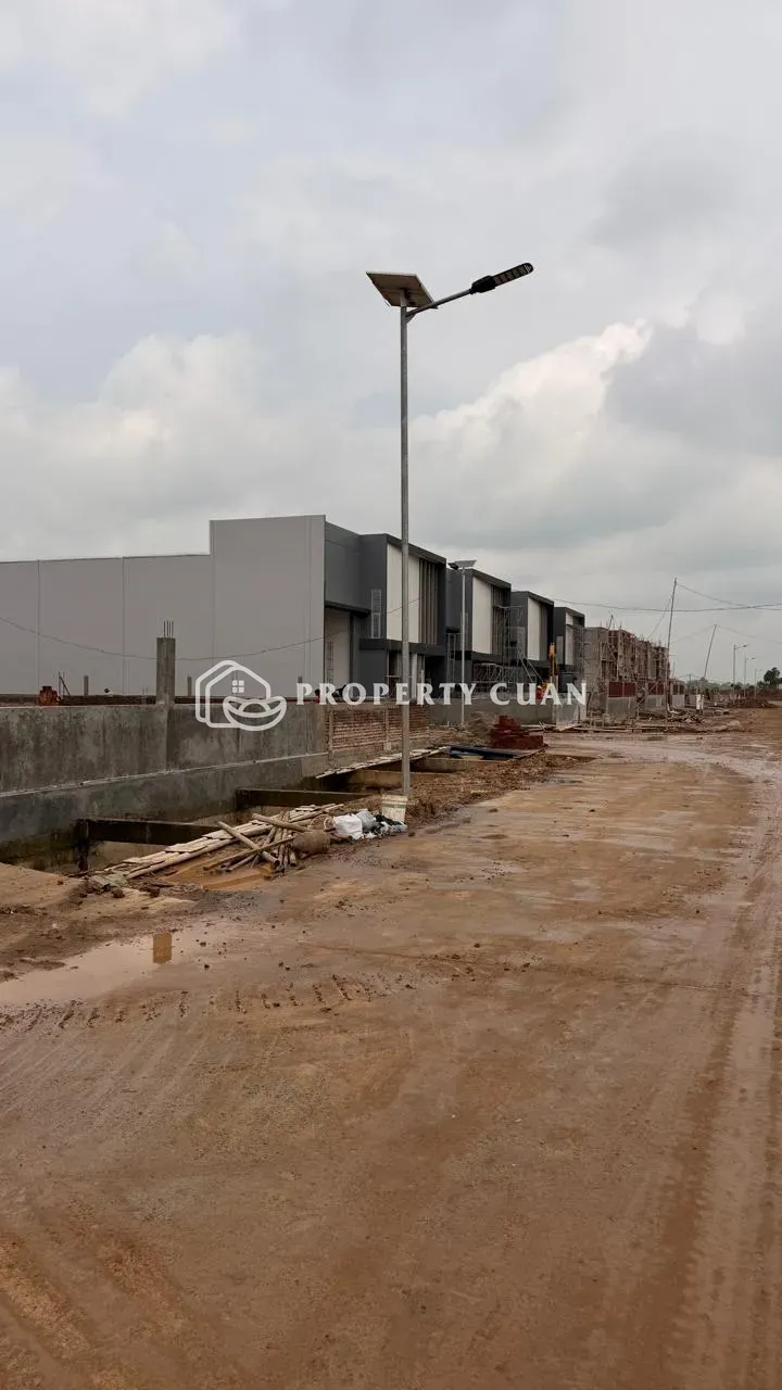 Gudang dijual di Industrial Park, Legok - Jalan Depan