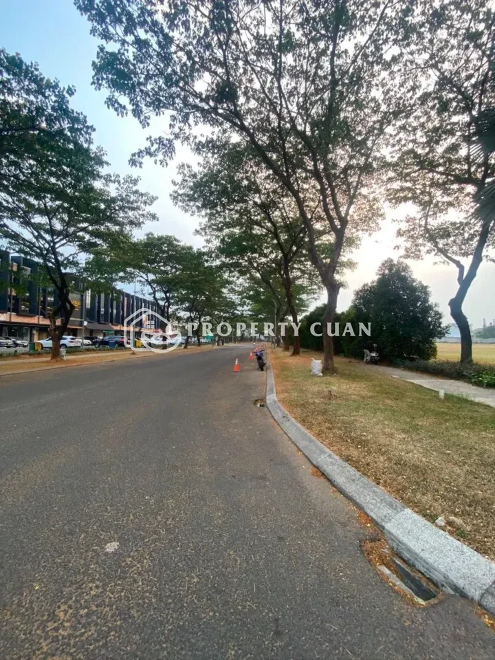 Kavling Komersial dijual di Alam Sutera - Jalan Depan