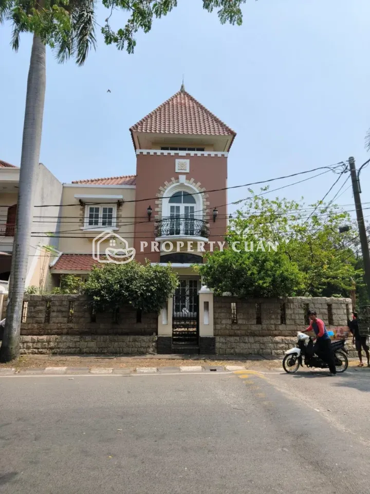 Rumah Dijual di Perumahan Citra 3, Citra Jakarta Barat — 4 KT, LT 320 m² — foto 1