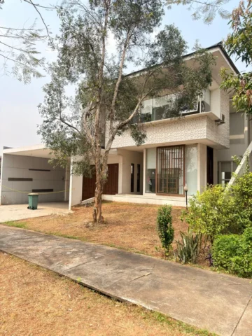 Rumah Dijual di Sutera Victoria, Alam Sutera — 4 KT, LT 350 m²