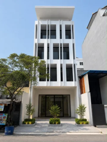 Ruko Dijual di Taman Pluit Kencana, Pluit — LT 170 m², LB 600 m²