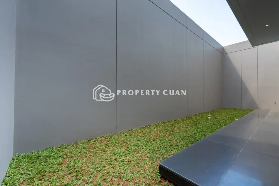 Rumah dijual di The Gramercy, Alam Sutera - Taman