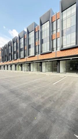 Ruko Disewakan di Ruko Lloyd Promenade, Alam Sutera — LT 80 m², LB 185 m²
