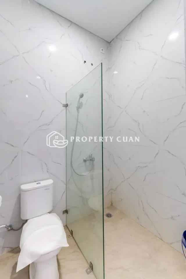 Rumah dijual di Sutera Flamboyan, Alam Sutera - Kamar Mandi 3