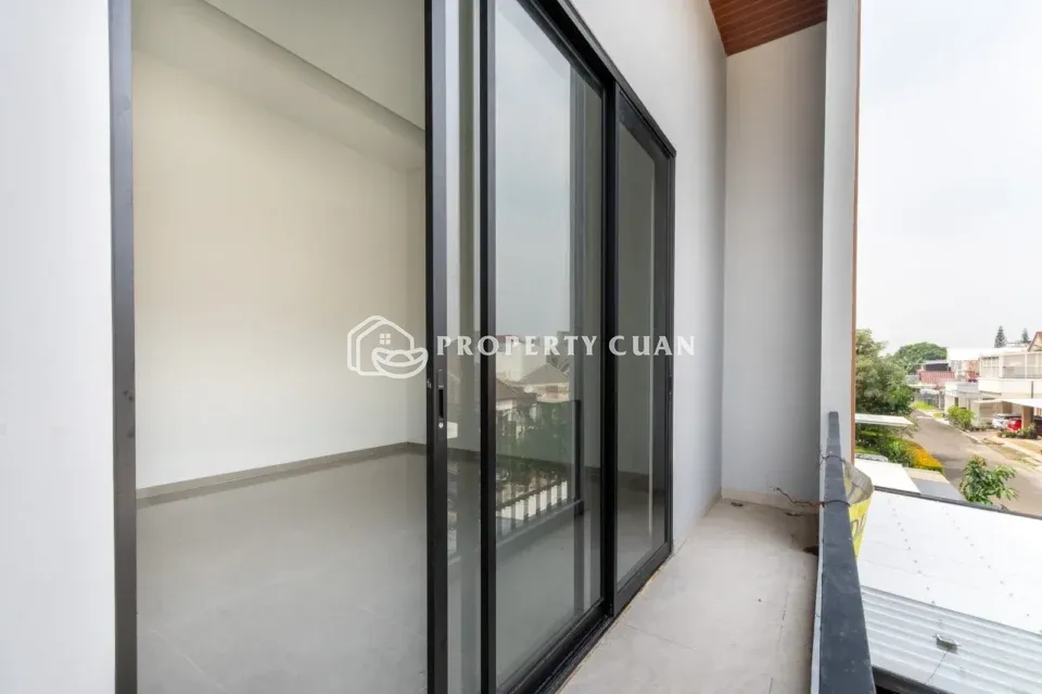 Rumah dijual di Sutera Flamboyan, Alam Sutera - Balkon