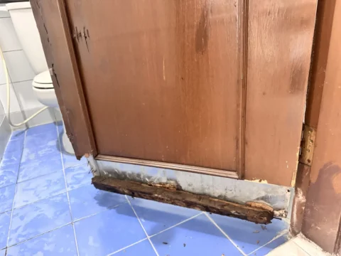 Rumah dijual di Sutera Harmoni, Alam Sutera - Kamar Mandi 2