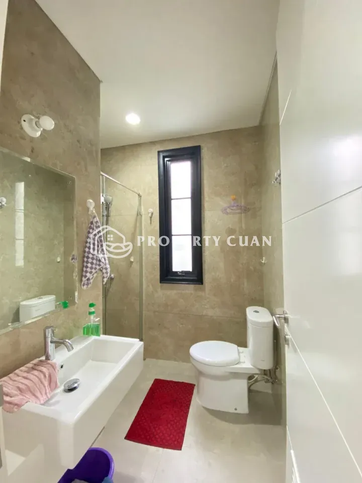 Rumah dijual di Sutera Winona, Alam Sutera - Kamar Mandi