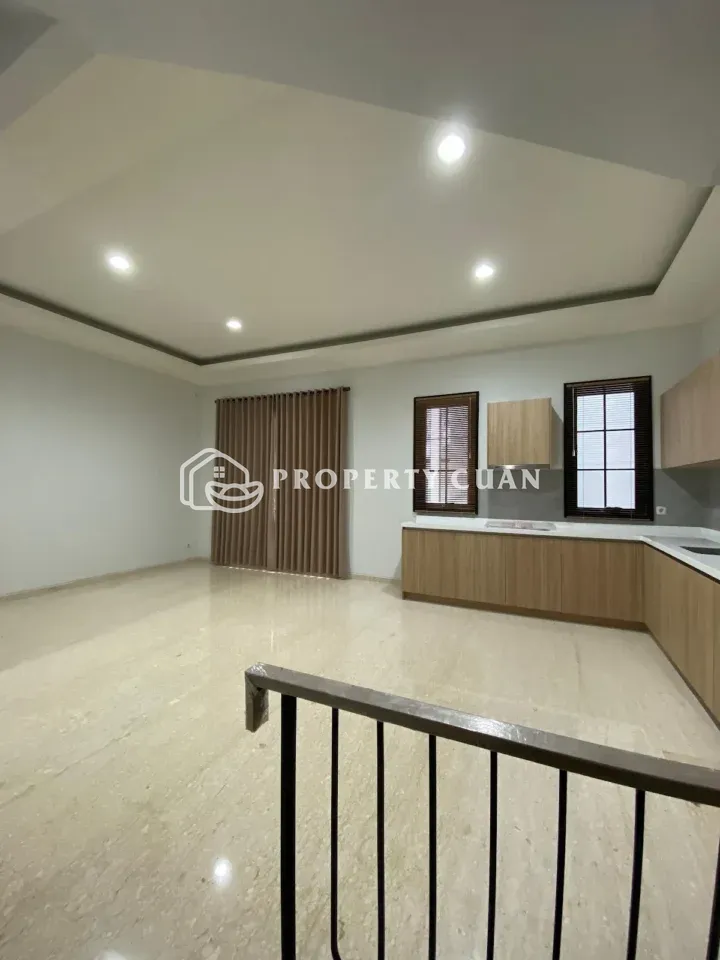 Rumah dijual di Sutera Winona, Alam Sutera - Dapur 3