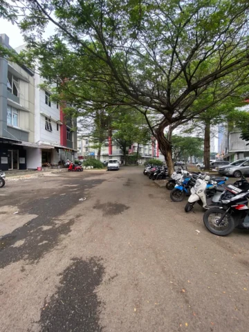 Ruko dijual di Ruko Town Center, Alam Sutera - Jalan Depan