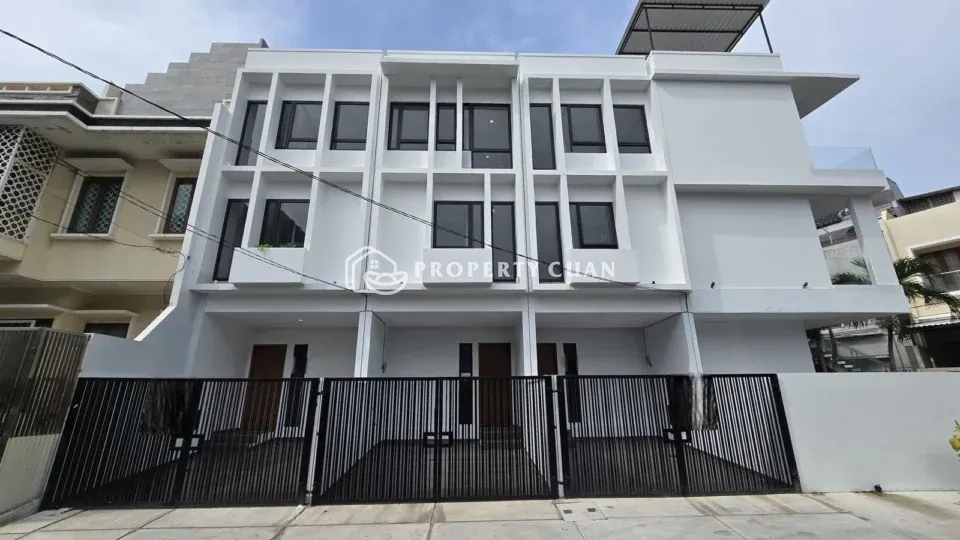 Rumah dijual di Perumahan Muara Karang, Muara Karang - Tampak Depan