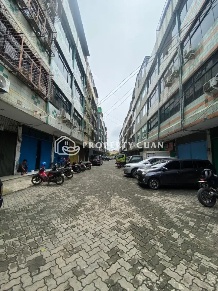 Ruko dijual di Jl. Pluit Raya, Muara Karang - Jalan Depan