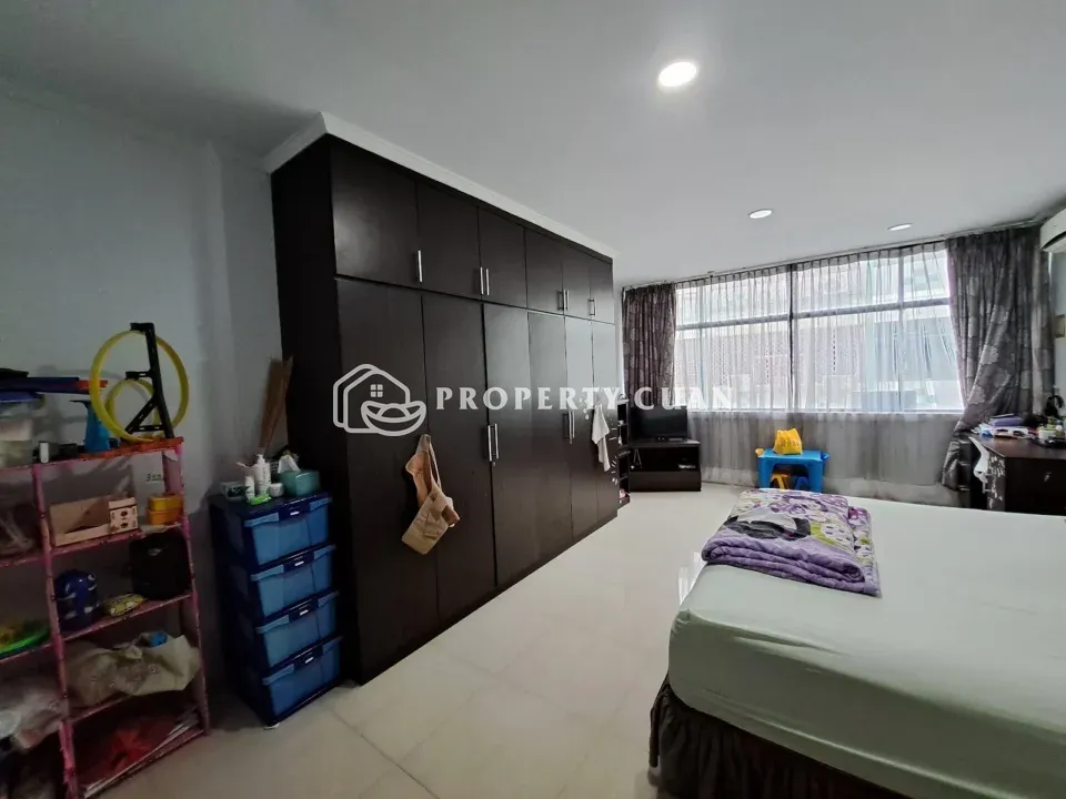 Ruko dijual di Jl. Pluit Raya, Muara Karang - Kamar Tidur 2
