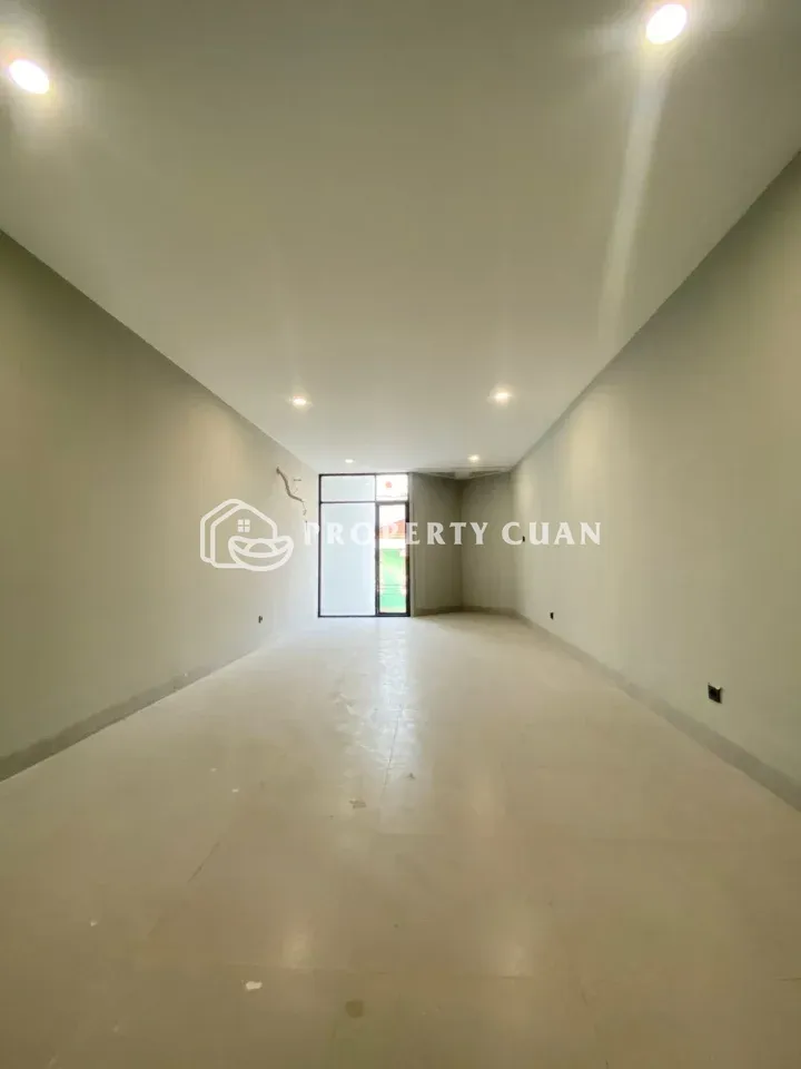 Ruko dijual di Jl. Pluit Karang Manis, Muara Karang - Ruang Keluarga 2