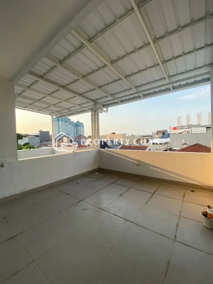 Ruko dijual di Jl. Pluit Karang Manis, Muara Karang - View 2