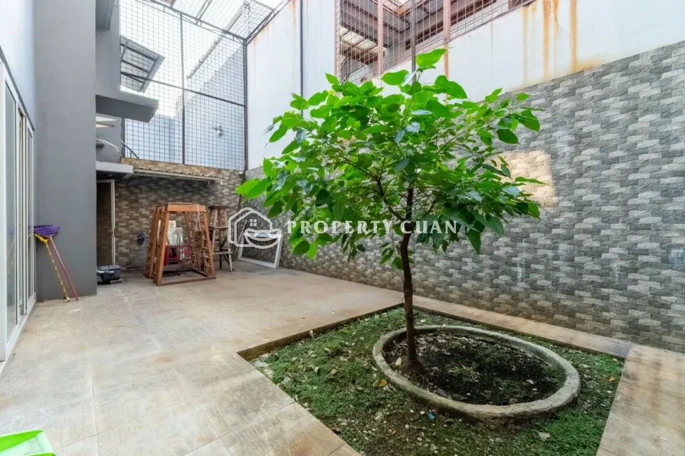 Rumah dijual di Cluster Atlantic City, Cengkareng - Taman