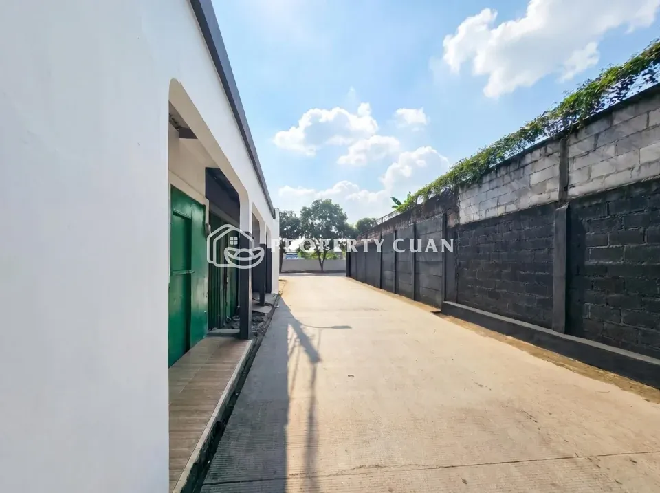 Gudang dijual di Jl. Raya Kali Baru Timur, Cengkareng - Jalan Depan