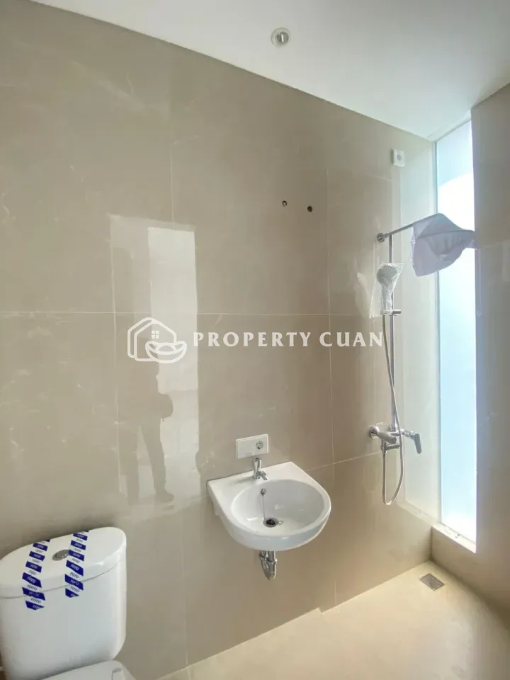 Rumah dijual di Citra Garden 2, Citra Jakarta Barat - Kamar Mandi 2