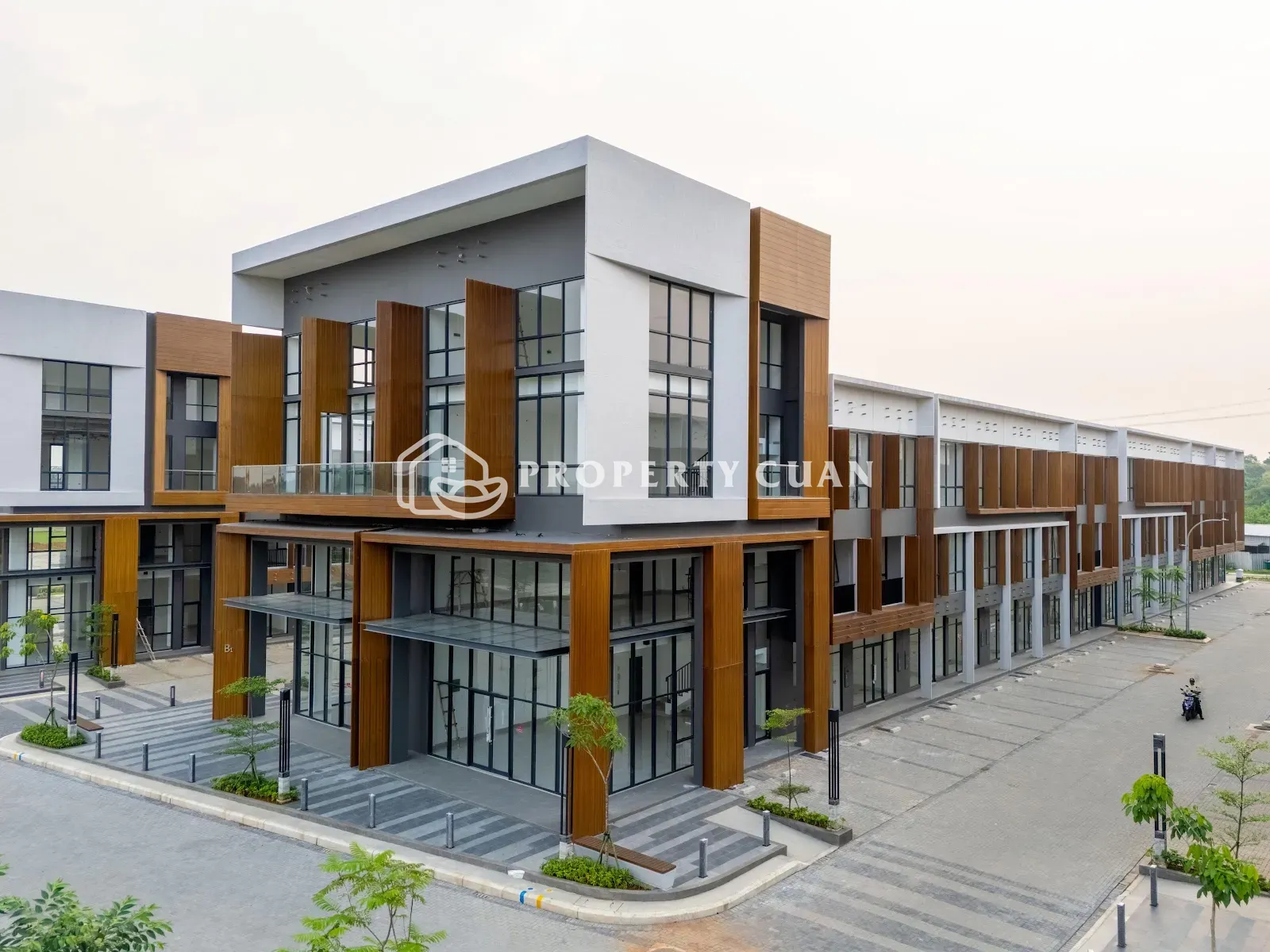 Ruko Disewakan di West Village Business Park, BSD — LT 108 m², LB 391 m² — foto 1