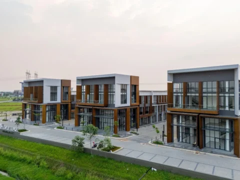 Ruko Disewakan di West Village Business Park, BSD — LT 108 m², LB 391 m² — foto 2