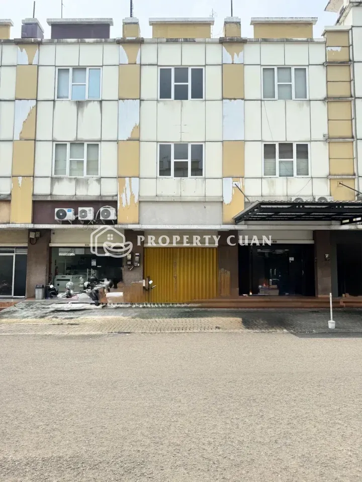 Ruko dijual di Golden Boulevard, BSD - Tampak Depan