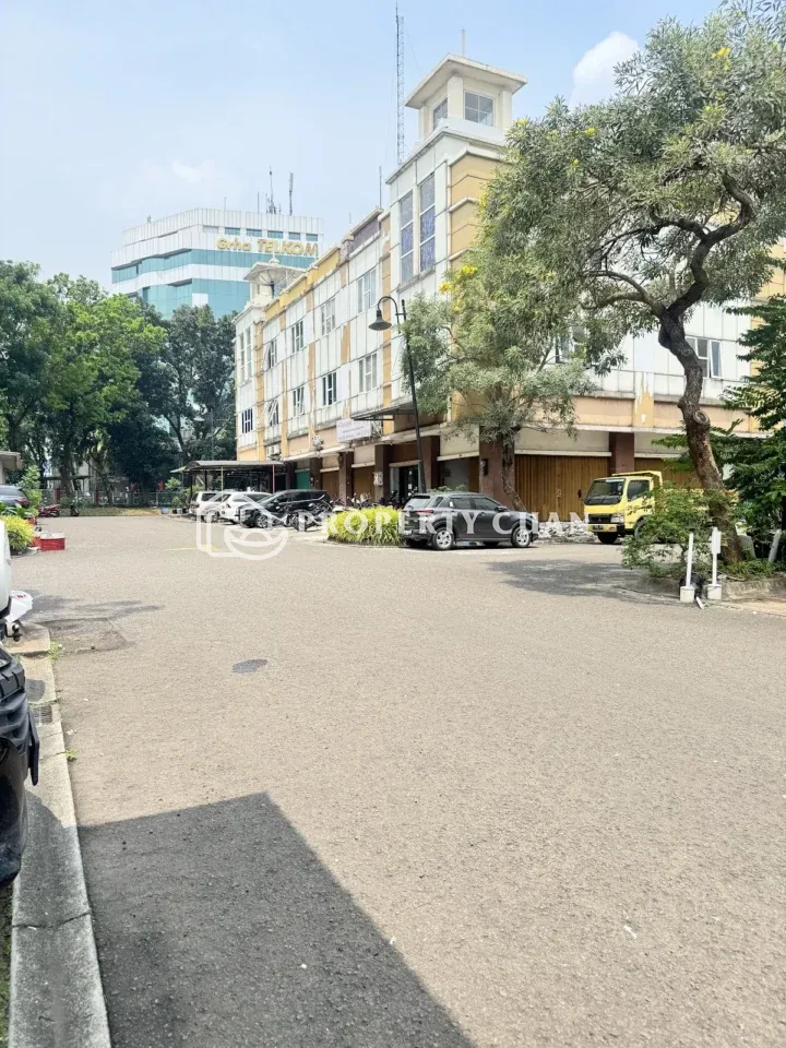 Ruko dijual di Golden Boulevard, BSD - Lingkungan