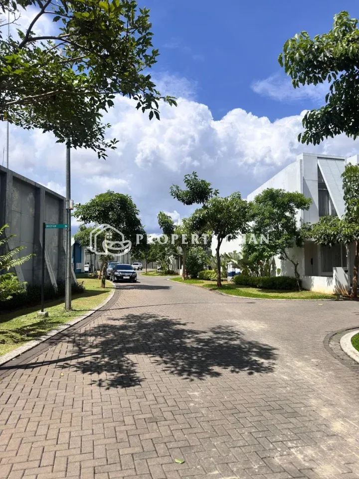 Rumah dijual di Inspirahaus, BSD - Jalan Depan 2