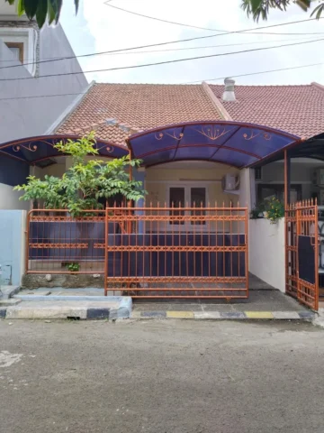 Rumah Dijual di Metro Permata, Karang Tengah — 3 KT, LT 1.024 m²