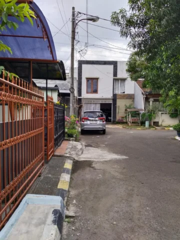 Rumah dijual di Metro Permata, Karang Tengah - Jalan Depan