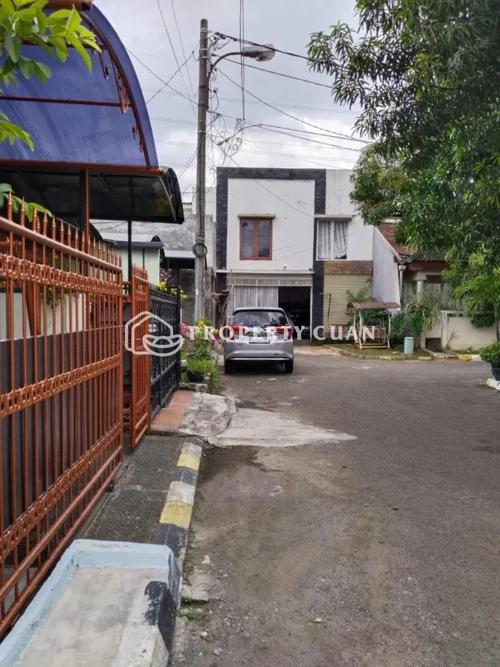 Rumah dijual di Metro Permata, Karang Tengah - Jalan Depan