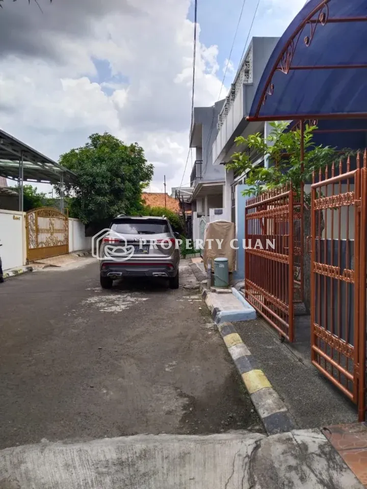 Rumah dijual di Metro Permata, Karang Tengah - Jalan Depan 2