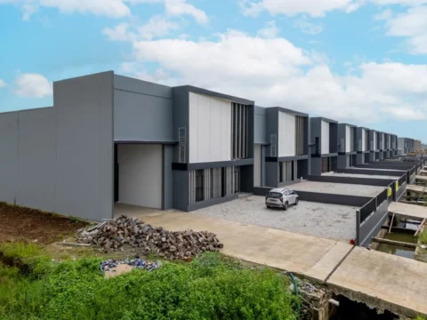 Gudang dijual di Industrial Park, Legok - Tampak Depan 2