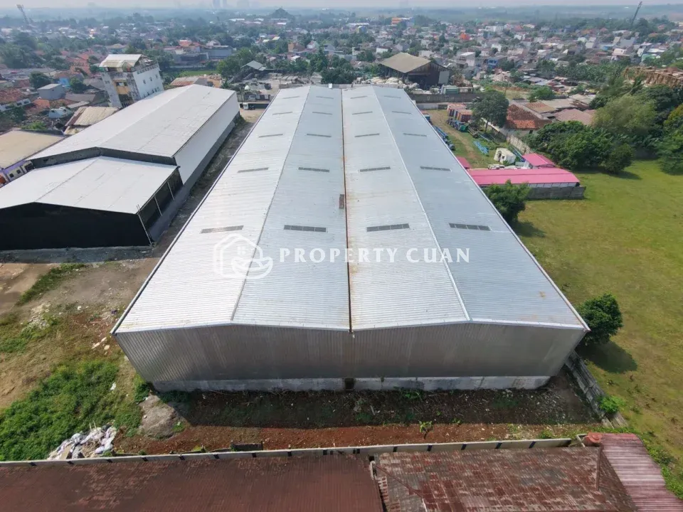 Gudang disewakan di Jl. Maloko, Babakan - Tampak Samping