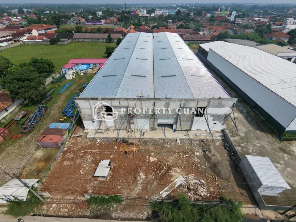 Gudang disewakan di Jl. Maloko, Babakan - Tampak Depan