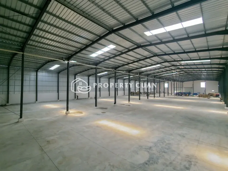 Gudang disewakan di Jl. Maloko, Babakan - Interior