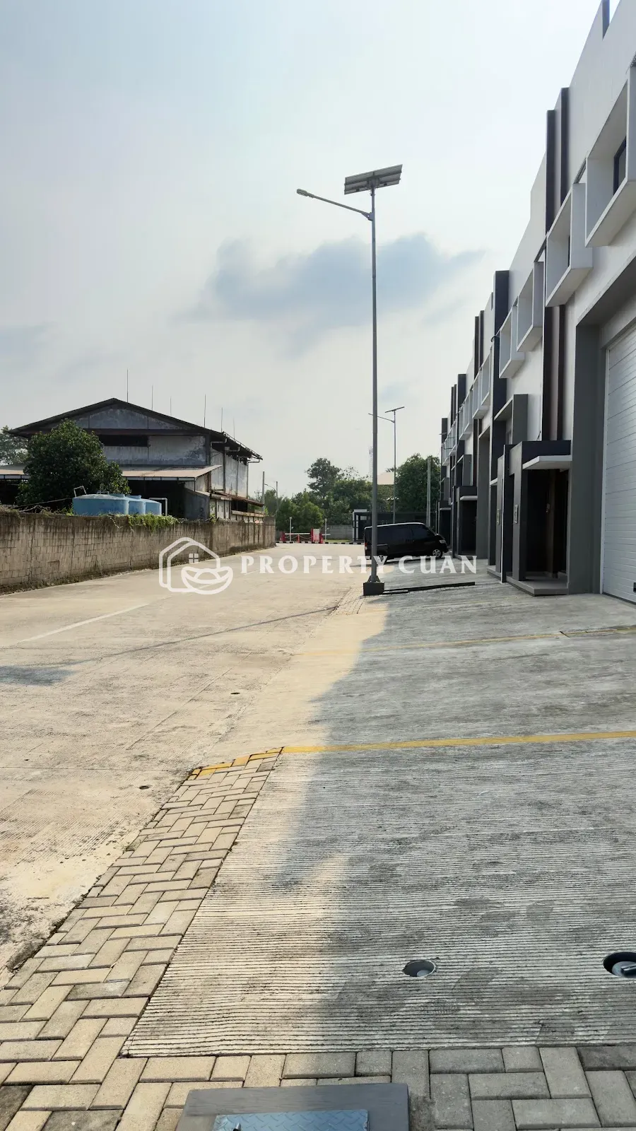 Gudang disewakan di EraPrima Toha Industrial Park, Periuk - Lingkungan