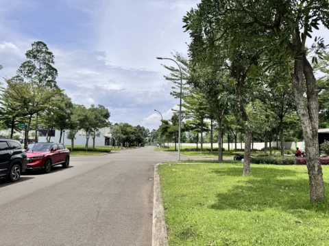 Kavling Residensial dijual di Daru, Suvarna Sutera - Jalan Depan