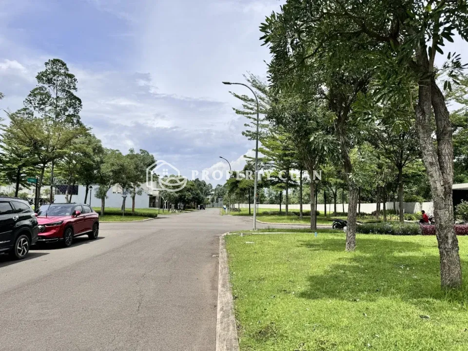 Kavling Residensial dijual di Daru, Suvarna Sutera - Jalan Depan