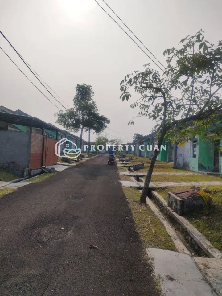 Rumah dijual di Spring Field, Citra Maja - Jalan Depan