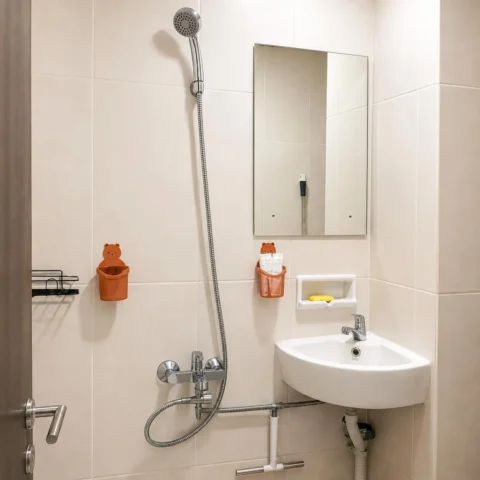 Apartemen dijual di Serpong Garden, CISAUK - Kamar Mandi