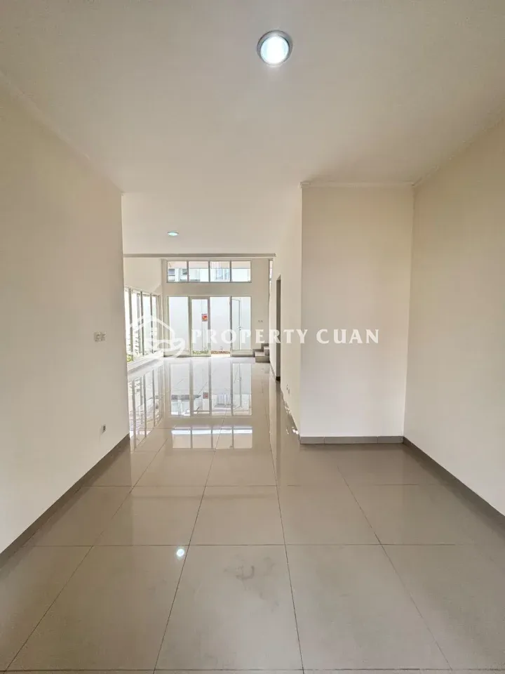 Rumah dijual di Elysia, Suvarna Sutera - Ruang Keluarga