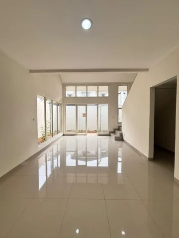 Rumah dijual di Elysia, Suvarna Sutera - Ruang Keluarga 2