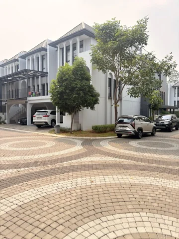 Rumah dijual di Aether, BSD - Tampak Depan 2