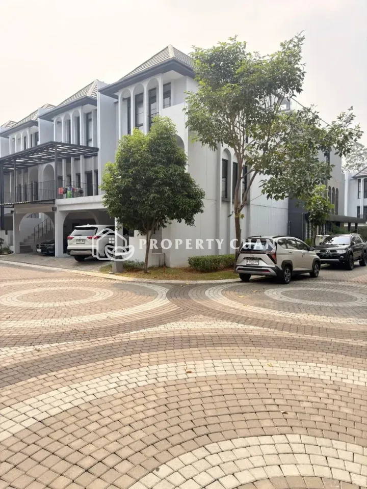 Rumah dijual di Aether, BSD - Tampak Depan 2