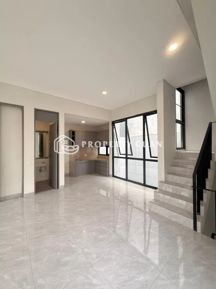 Rumah dijual di Aether, BSD - Ruang Keluarga