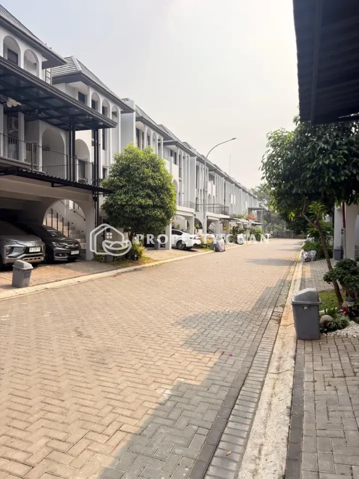 Rumah dijual di Aether, BSD - Lingkungan